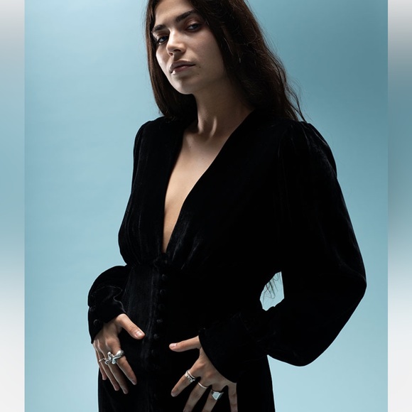 Realisation Par Dresses & Skirts - NWOT Réalisation Par Leekley Dress in Black Velvet